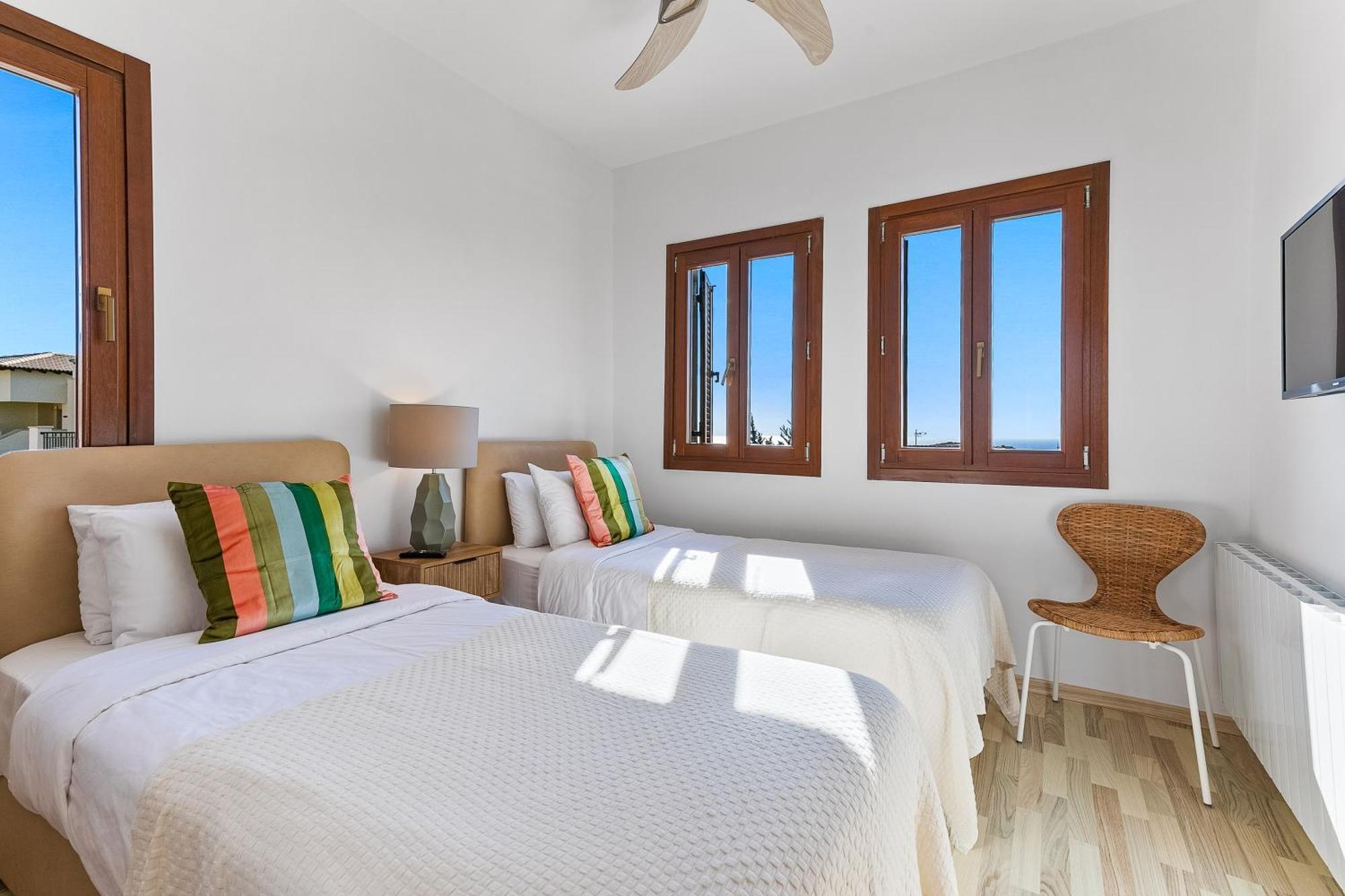 2 Bedroom Apartment Thalassa With Sea And Sunset Views, Aphrodite Hills Resort Kouklia Luaran gambar